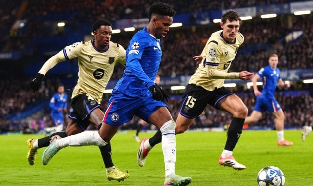 Movimiento inesperado por Estevao Willian