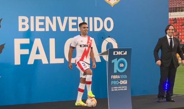 Radamel Falcao en su presentación con el Rayo Vallecano