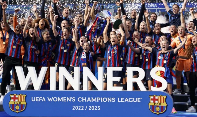 El FC Barcelona celebra la Champions Femenina