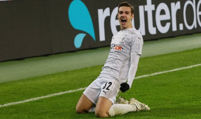 Florian Neuhaus festeja un tanto con el Borussia Mönchengladbach