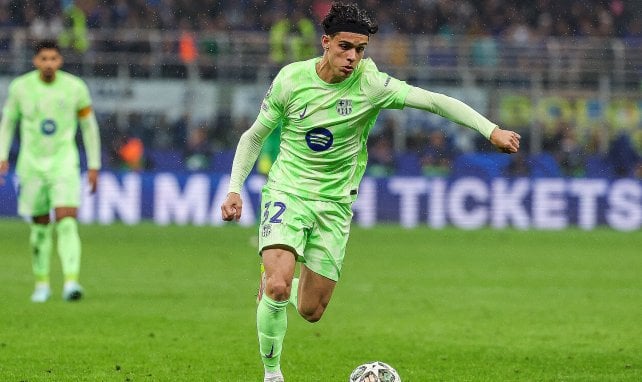 Héctor Fort, listo para golpear el balón