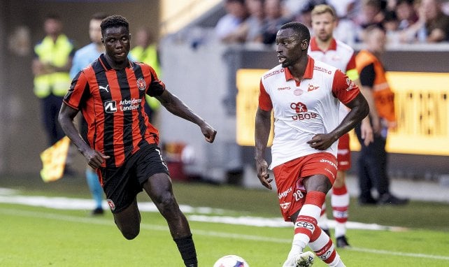 A Francolino Djú le sale una novia en Inglaterra