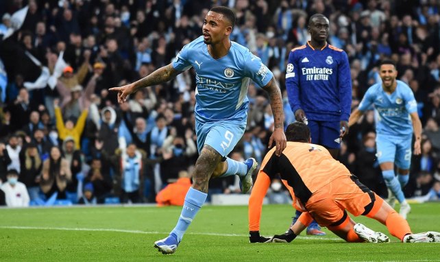 Gabriel Jesus celebrando un gol con el Manchester City