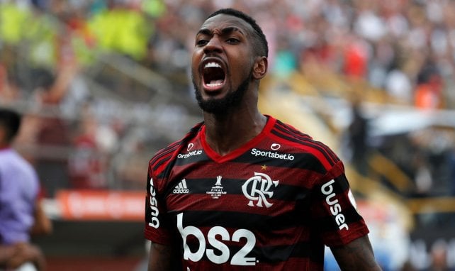 Gerson Gritando con la camiseta del Flamengo