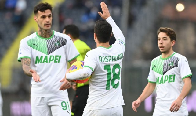 Giacomo Raspadori celebra un gol con el Sassuolo