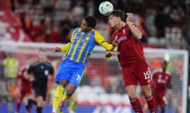 Giovanni Leoni con el Liverpool.