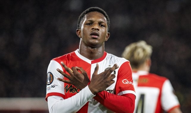 Se mantiene el pulso para reclutar a Givairo Read