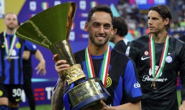 Hakan Calhanoglu con el Inter.