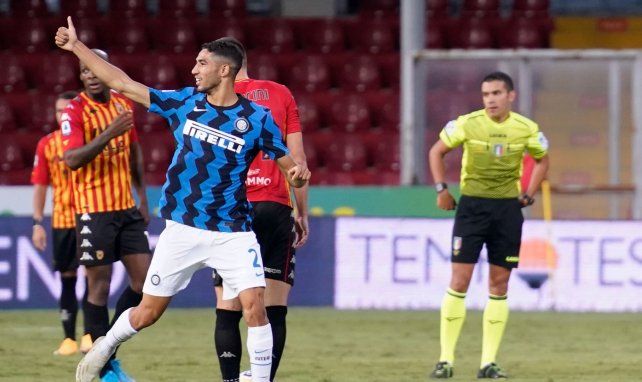 Achraf Hakimi celebra un gol contra el Benevento