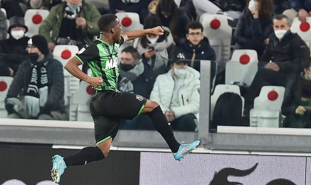 Hamed Junior Traore celebrando su gol con el Sassuolo