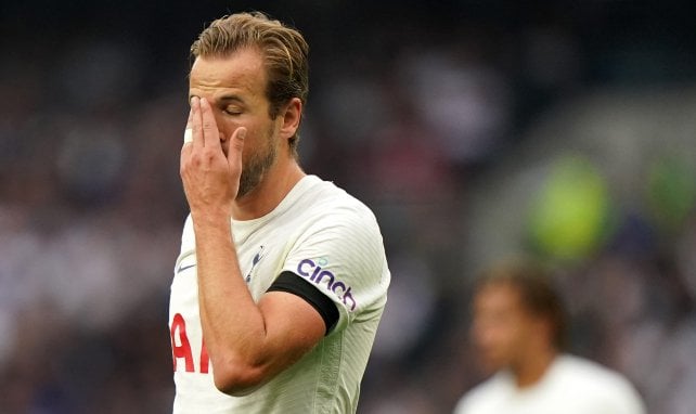 Harry Kane se lamenta durante un partido del Tottenham