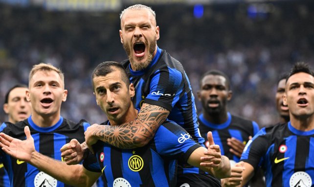 Los jugadores del Inter celebran un gol