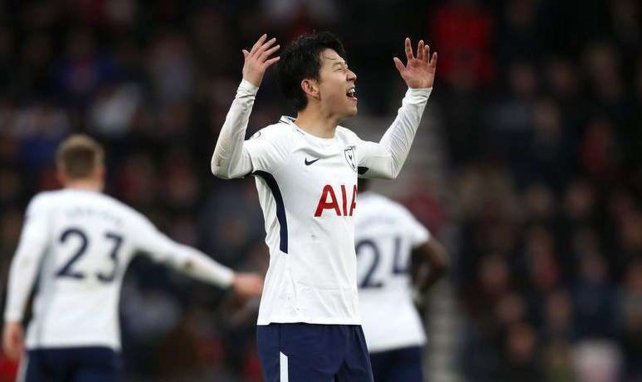 Heung-min Son en un duelo del Tottenham Hotspur