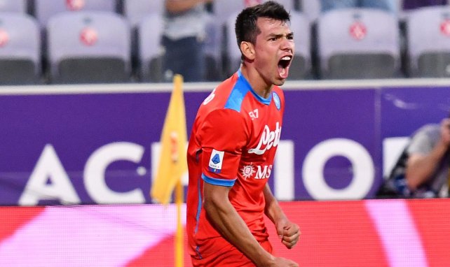Hirving Lozano celebra un gol con el Nápoles