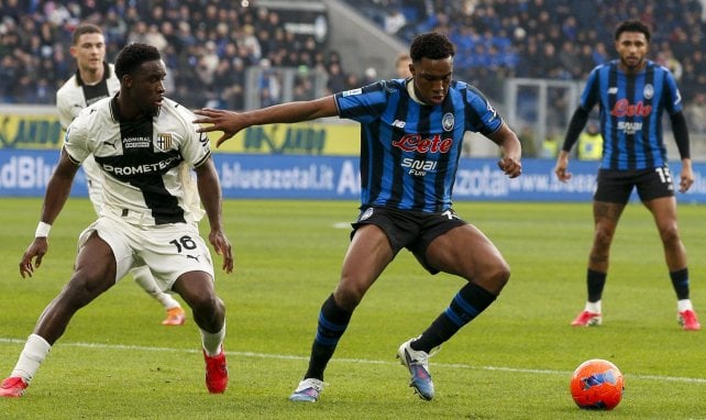 Batalla a tres bandas por Honest Ahanor