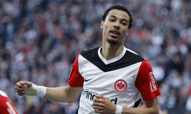 Hugo Ekitike con el Eintracht