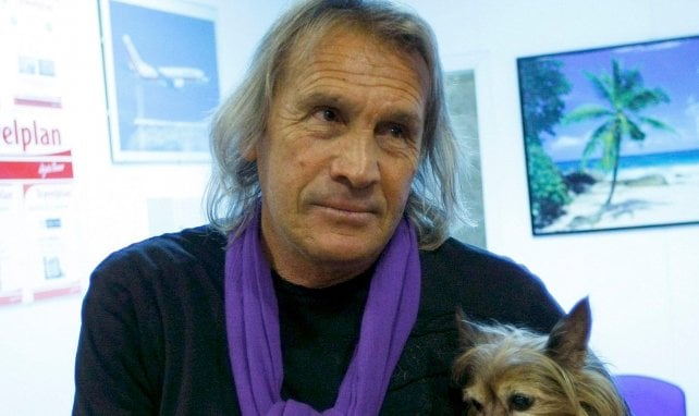Hugo Gatti con su mascota