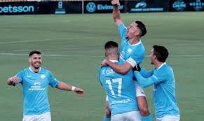Los futbolistas del Ibiza festejan un gol