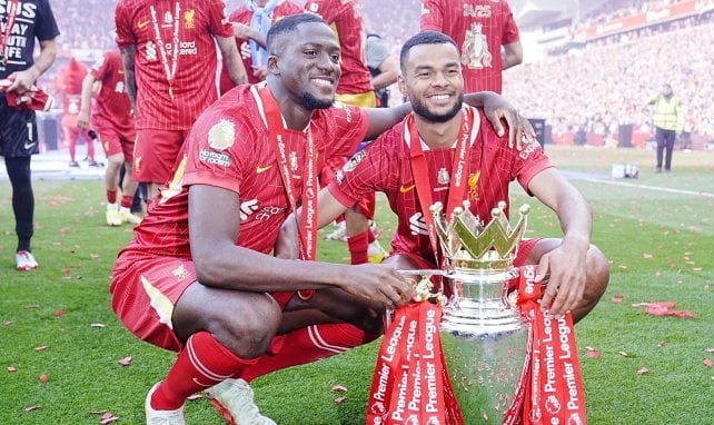 Ibrahima Konaté y Cody Gakpo