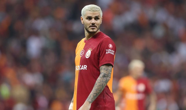 Mauro Icardi con los colores del Galatasaray