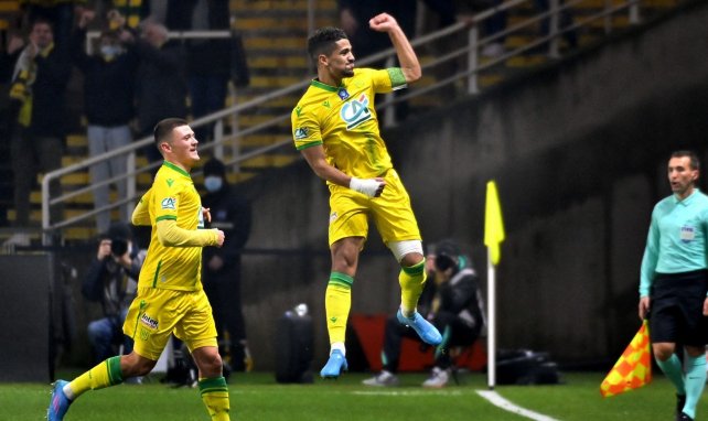 Ludovic Blas celebra un gol con el FC Nantes