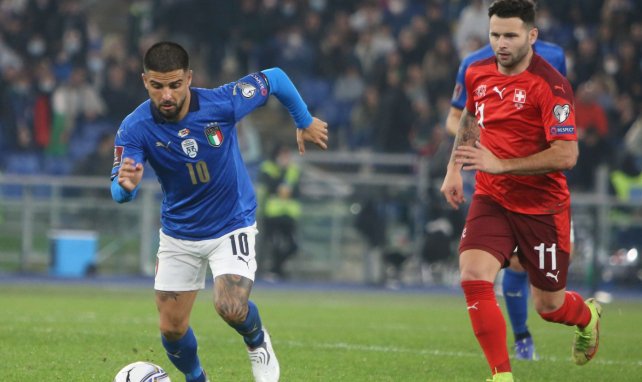 Lorenzo Insigne con la elástica de la selección italiana