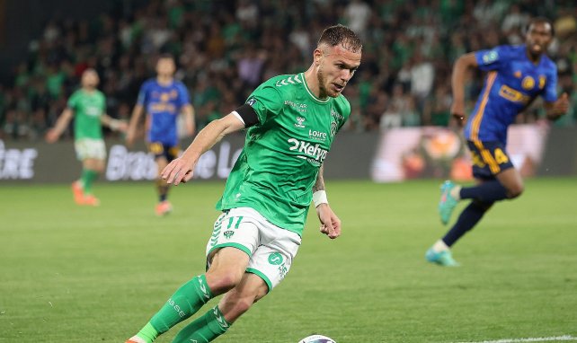 Irvin Cardona con el Saint-Étienne