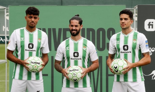 Chadi Riad, Isco y Marc Bartra