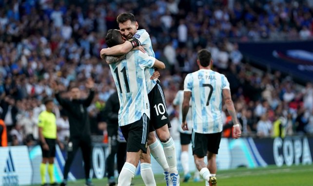 Ángel Di María festeja su diana con Leo Messi