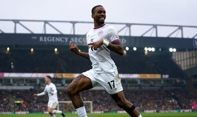 Ivan Toney celebra un gol del Brentford