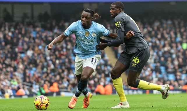 Jérémy Doku con el Manchester City