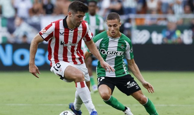 Jesús Areso, junto a Rodrigo Riquelme