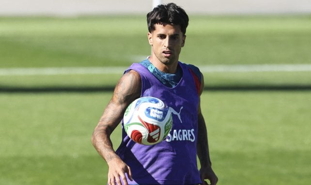 Se complica la operación Joao Cancelo