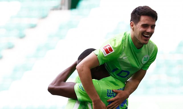 Josip Brekalo celebra un gol con el Wolfsburgo