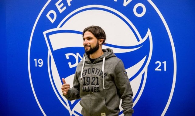 Jota Peleteiro acaba de aterrizar en el Deportivo Alavés