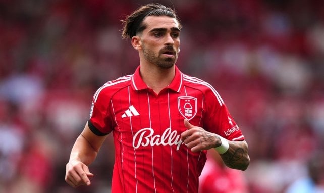 Jota Silva con el Nottingham Forest.