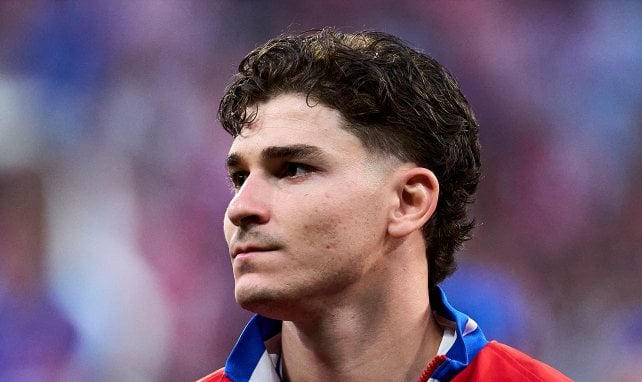 El FC Barcelona espera un gesto de Julián Álvarez
