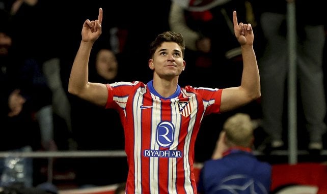 Julián Álvarez celebra un gol con el Atleti