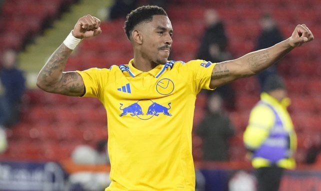 Junior Firpo con el Leeds United.