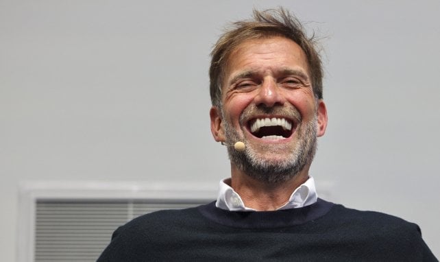 Jürgen Klopp se ríe.