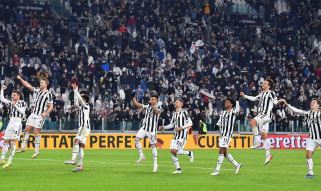 Jugadores de la Juventus celebrando una victoria 