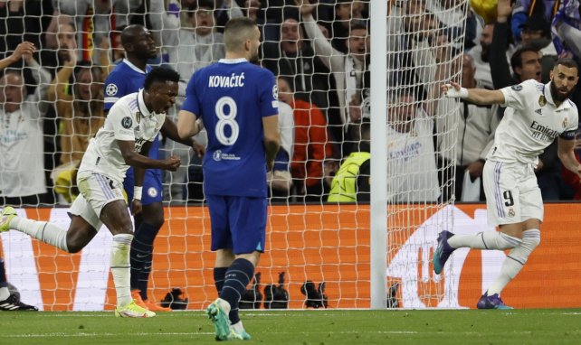 Karim Benzema celebra un gol ante el Chelsea