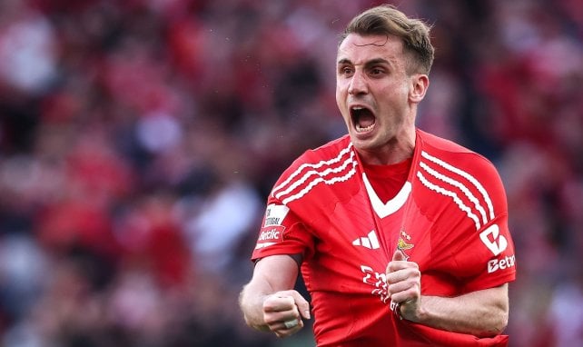Kerem Aktürkoglu celebra con el Benfica.