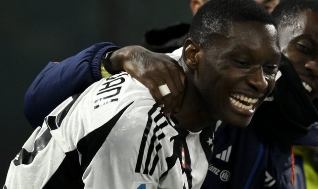 Randal Kolo Muani celebra con la Juventus