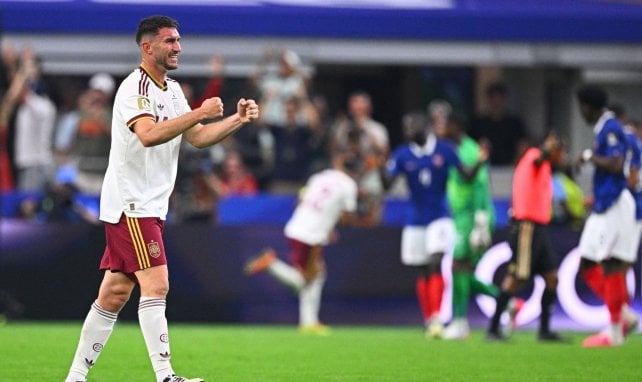 Paso al frente del FC Barcelona por Aymeric Laporte