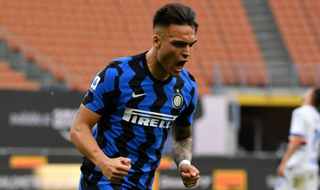 Lautaro Martinez festeja un tanto con el Inter de Milán