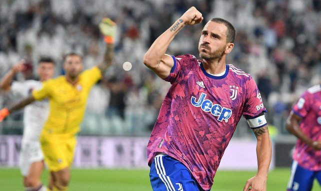 Leonardo Bonucci festeja una diana con los colores de la Juventus de Turín