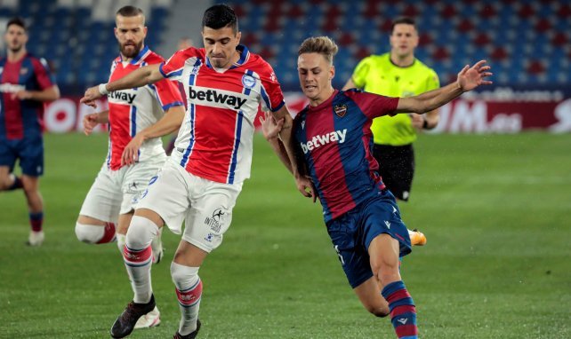 Partido igualado entre Levante y Deportivo Alavés