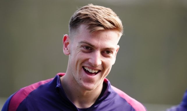 Liam Delap sonríe