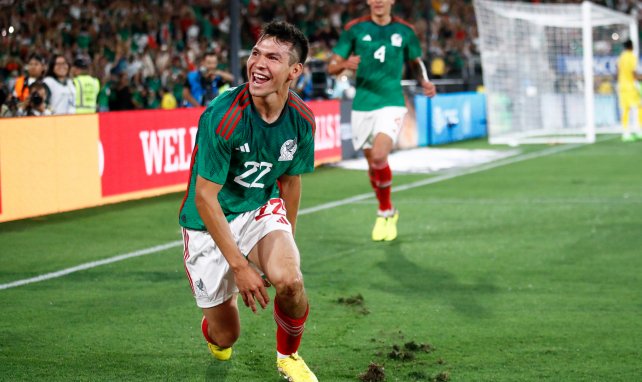 Hirving Lozano celebrando un gol con México